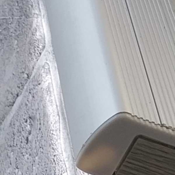 Profil led pentru trepte