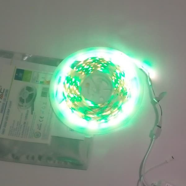 Banda led RGBW neutru