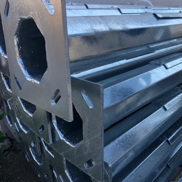 Stalp metalic zincat 4 metri