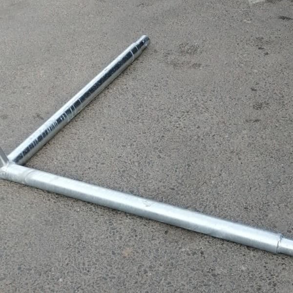 Brat dublu pentru stalp metalic 90 grade